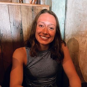 Meet your Posher, Danika